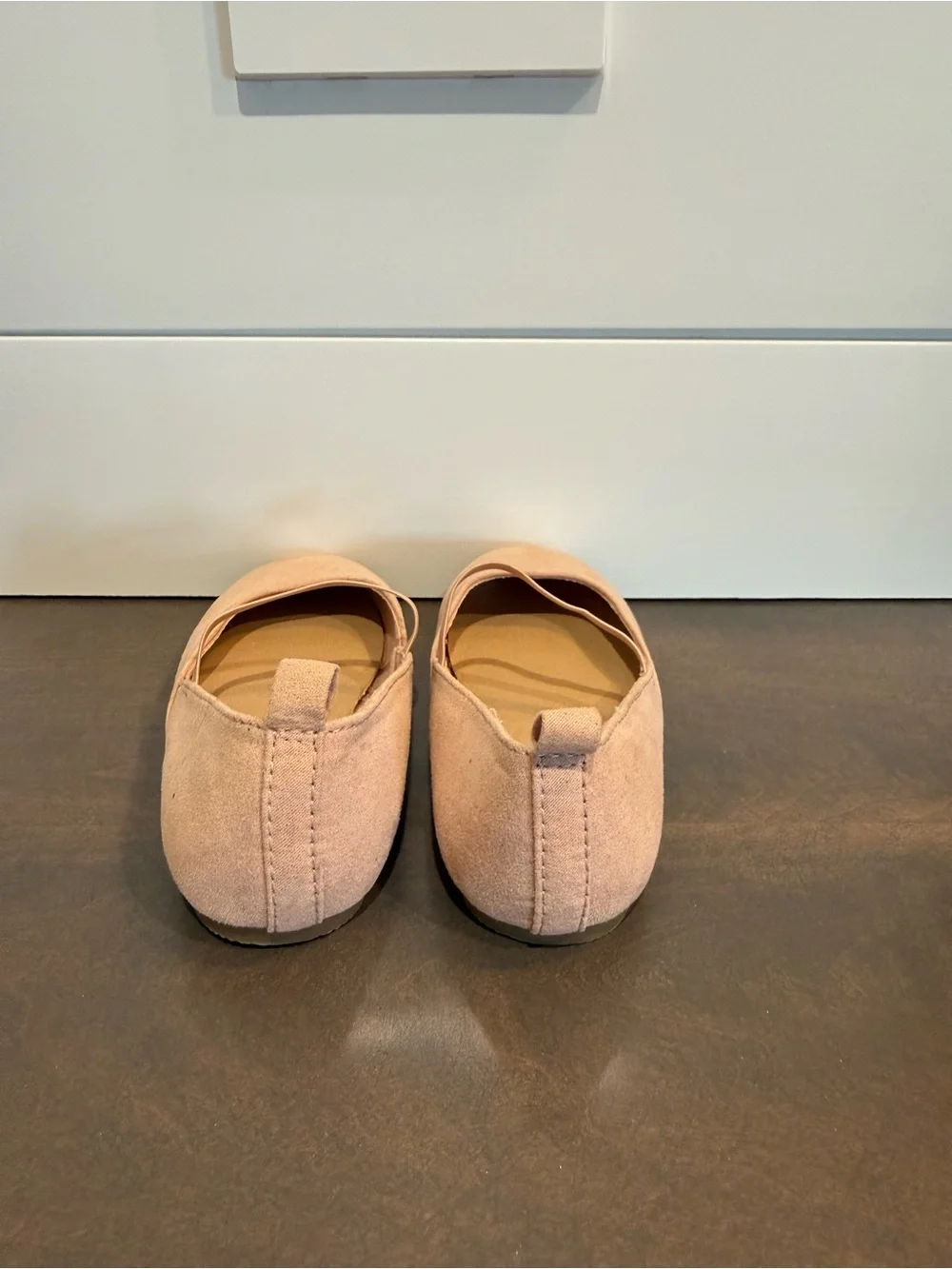 Old Navy Girls Nude/Blush Ballet Flats with Elastic Strap – Size 9